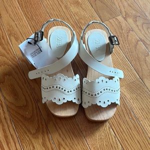 Zara studded leather white sandals size 31 kids.